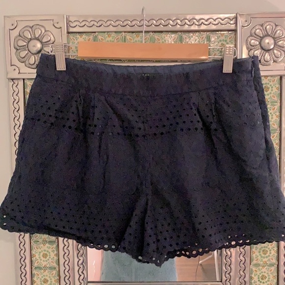 J Crew Navy Eyelet Shorts size 6 - Picture 3 of 6